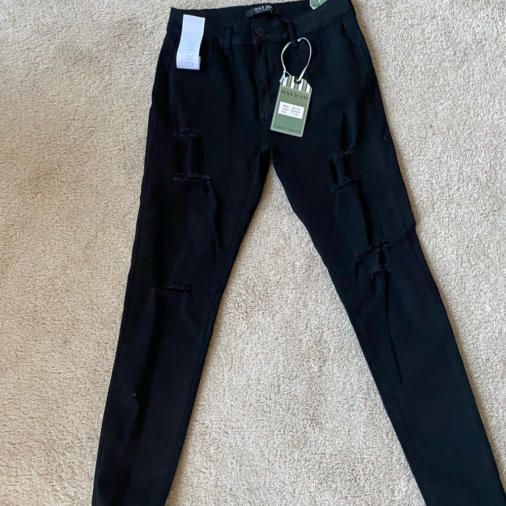 Black ripped skinny jeans